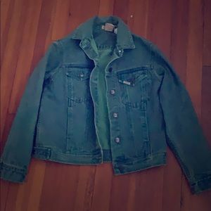 super cute vintage oversized green denim jacket!